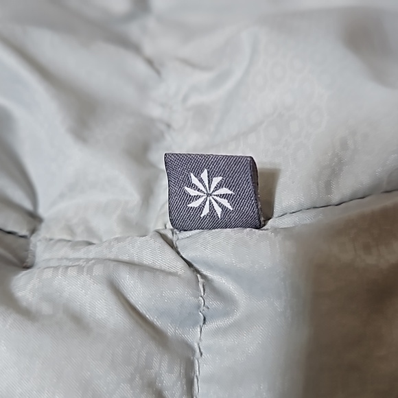 Athleta Goose Down Silver/Grey Puffer Jacket. - Picture 13 of 13